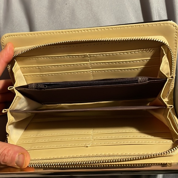 Wallet - Picture 2 of 4